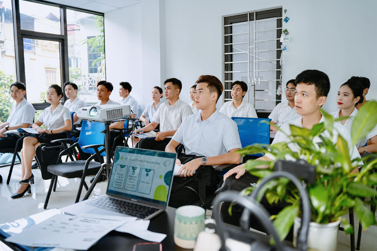 Thực hành kỹ năng phỏng vấn hiện trường cho học viên MC