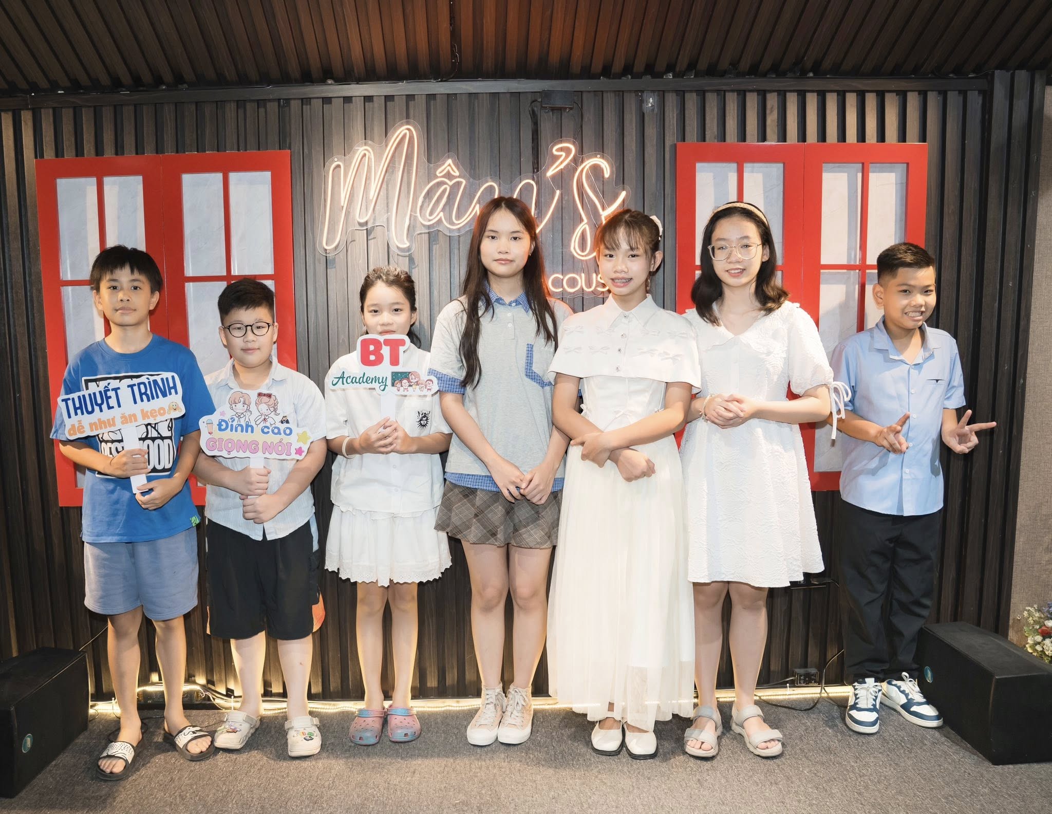 Các bạn nhỏ hào hứng trong giờ học MC Nhí tại Thái Nguyên