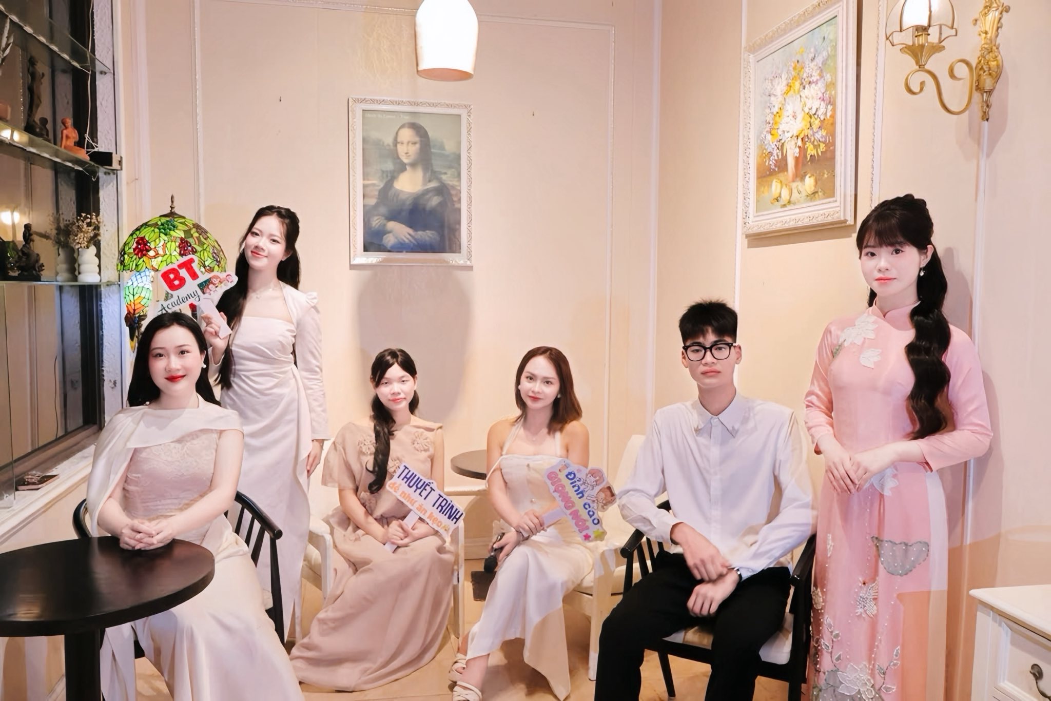 Học viên Thái Nguyên thực hành dẫn Gala Dinner cuối khóa